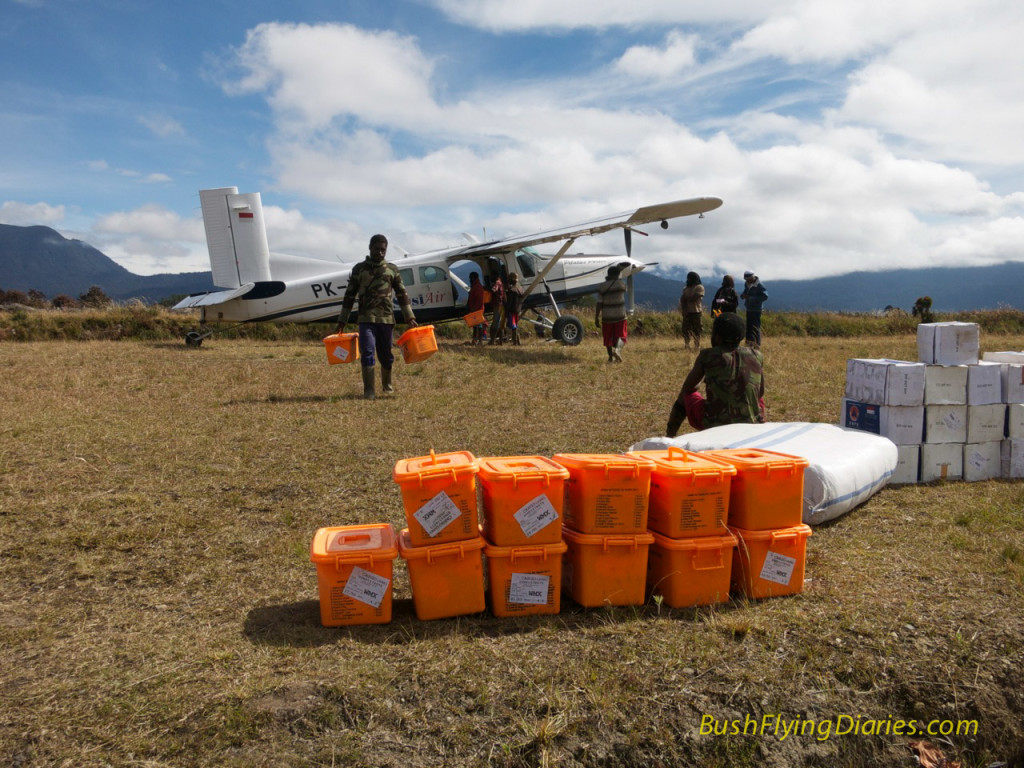 Aid flights to Agadugume, Papua